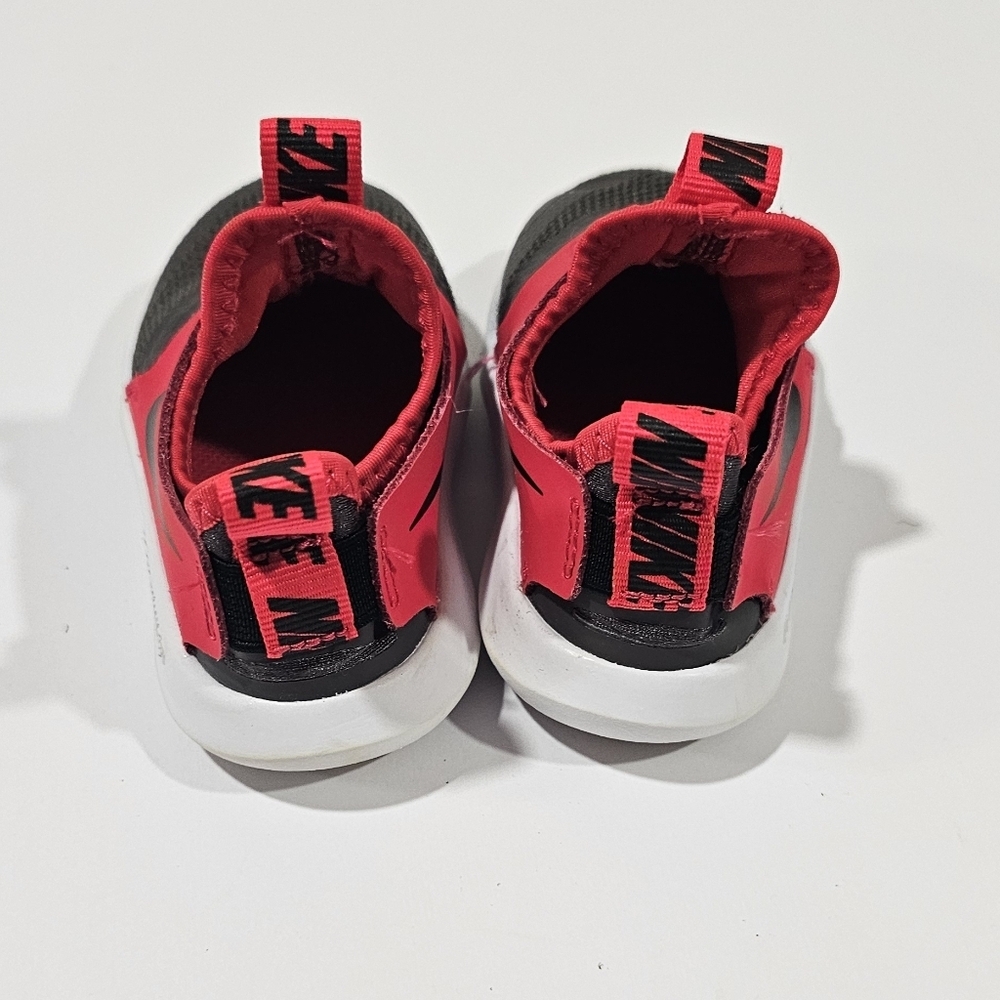 Nike Flex Runner Boy Girl Baby Toddler Size 5c Red Gray Black Sneaker - Picture 5 of 8